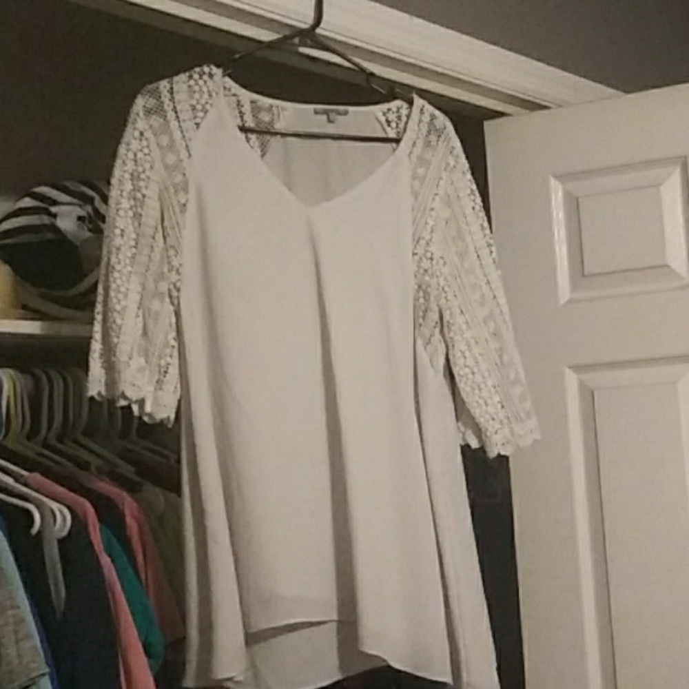White 3/4 sleeve dressy top w/lace